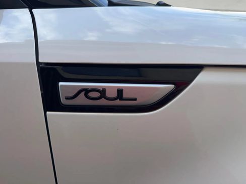 Used 2019 Kia Soul + FWD image 34