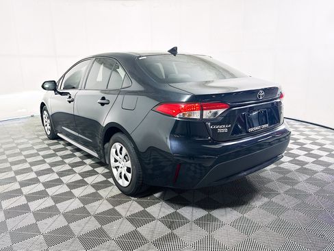 Used 2022 Toyota Corolla LE FWD image 5