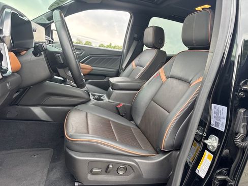 Used 2024 GMC Canyon AT4 w/ AT4 Premium Package AWD/4WD image 17