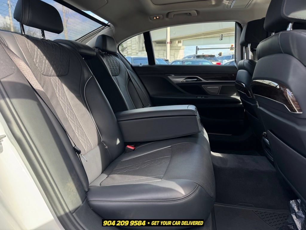 Used 2020 BMW 750i xDrive w/ Executive Package AWD/4WD image 26