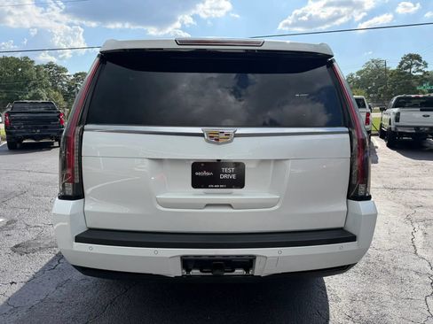 Used 2016 Cadillac Escalade ESV Luxury AWD/4WD image 6
