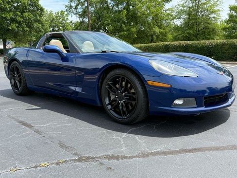 Used 2005 Chevrolet Corvette Coupe w/ Preferred Equipment Group RWD image 4