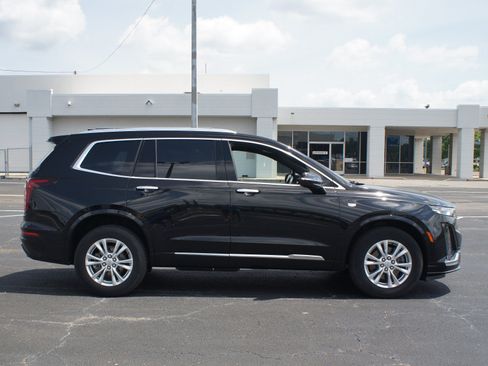 Used 2024 Cadillac XT6 Luxury w/ LPO, Floor Liner Package AWD/4WD image 23