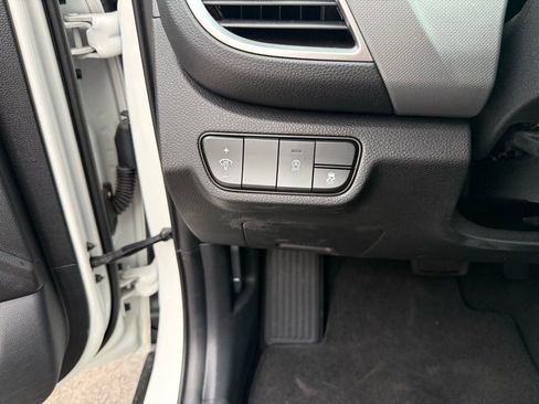 Certified 2024 Kia Seltos LX image 16