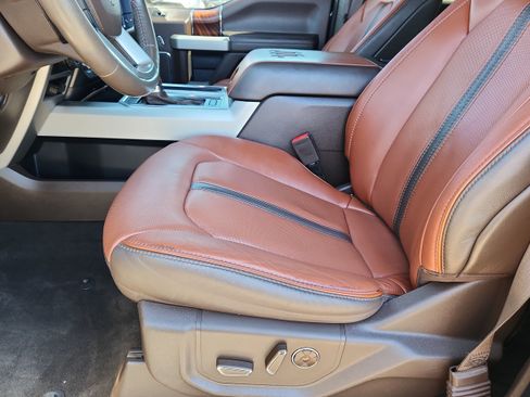 Used 2018 Ford F150 King Ranch w/ Equipment Group 601A Luxury AWD/4WD image 10