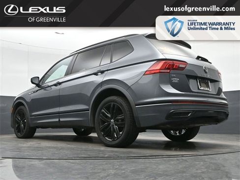Used 2022 Volkswagen Tiguan SE R-Line image 39