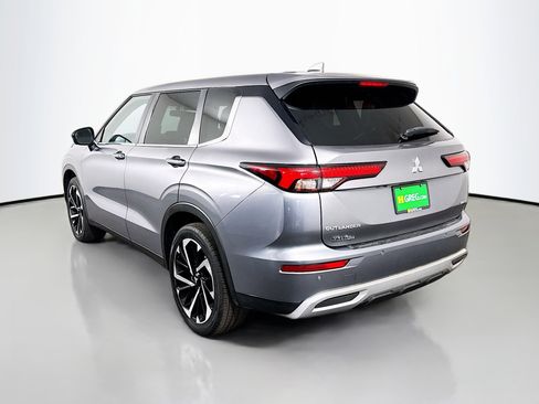 Used 2022 Mitsubishi Outlander SE image 7