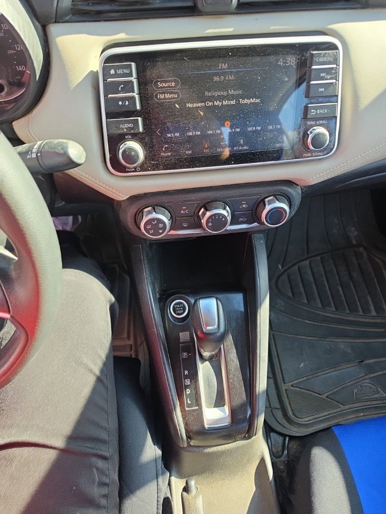 Used 2020 Nissan Versa SV FWD image 2