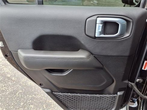 Used 2021 Jeep Wrangler Unlimited Sahara image 71