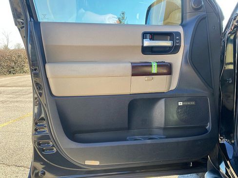 Used 2016 Toyota Sequoia Platinum image 13