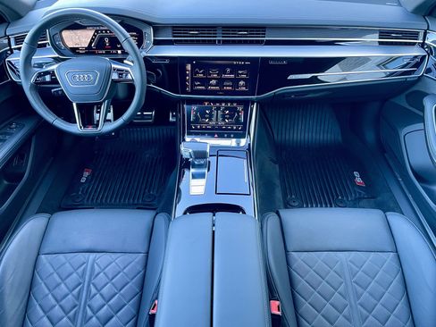 Used 2025 Audi S8 image 16