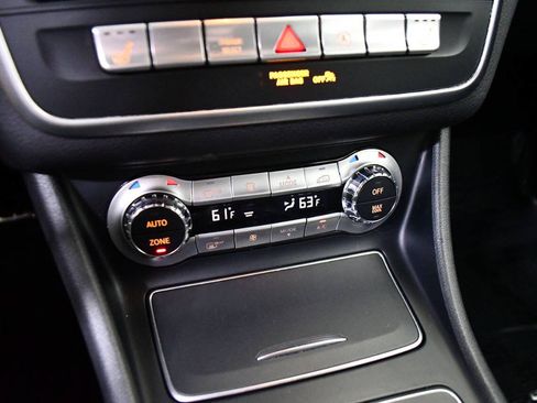 Used 2018 Mercedes-Benz CLA 250 image 21
