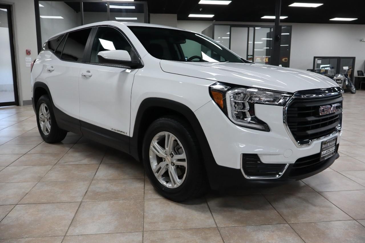 Used 2024 GMC Terrain SLE AWD/4WD image 8