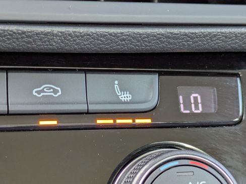 Certified 2023 Volkswagen Jetta SE image 27