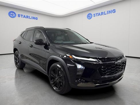 Used 2024 Chevrolet Trax ACTIV w/ Sunroof Package image 14