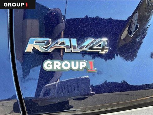 Used 2021 Toyota RAV4 XLE w/ Convenience Package image 33