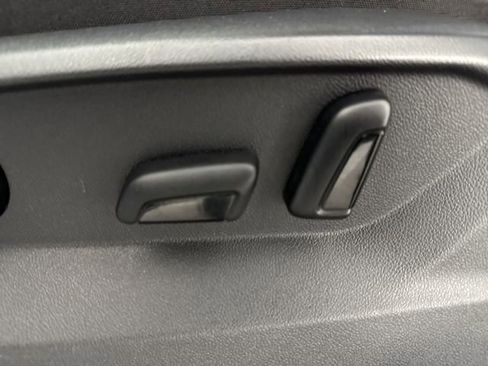 Used 2023 Volkswagen Atlas SE image 16