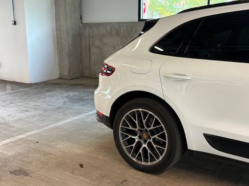 Used 2018 Porsche Macan Sport Edition AWD/4WD image 10