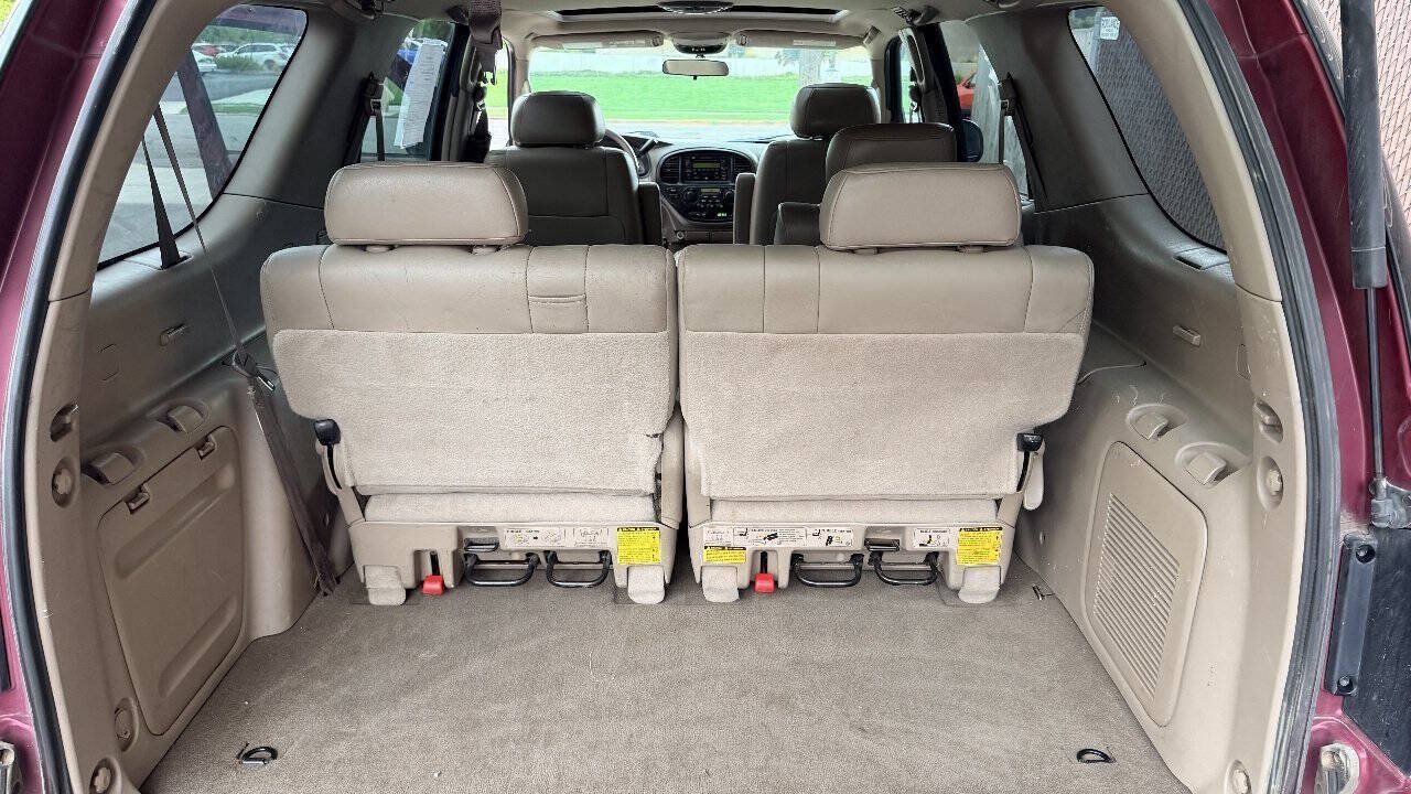 Used 2001 Toyota Sequoia SR5 w/ Preferred Pkg AWD/4WD image 14