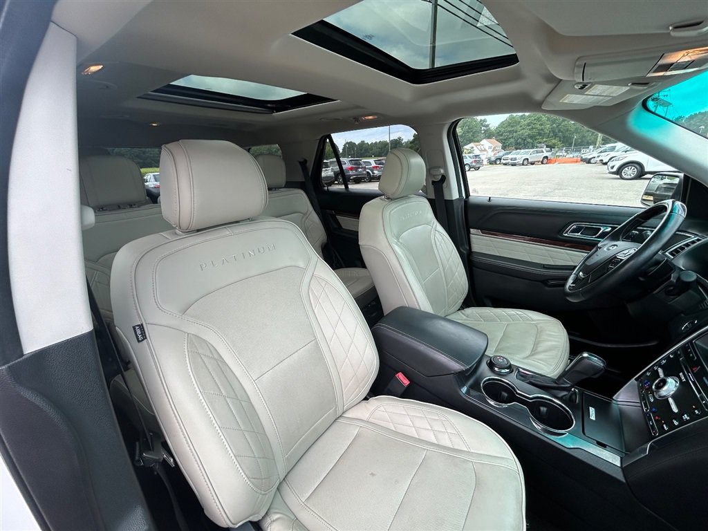 Used 2017 Ford Explorer Platinum AWD/4WD image 27