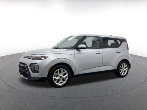 Used 2025 Kia Soul LX w/ LX Technology Package FWD image 7