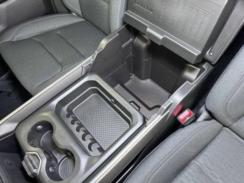 New 2026 RAM 1500 Express AWD/4WD image 33