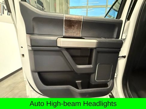 Used 2022 Ford F250 Lariat w/ Black Appearance Pkg image 9