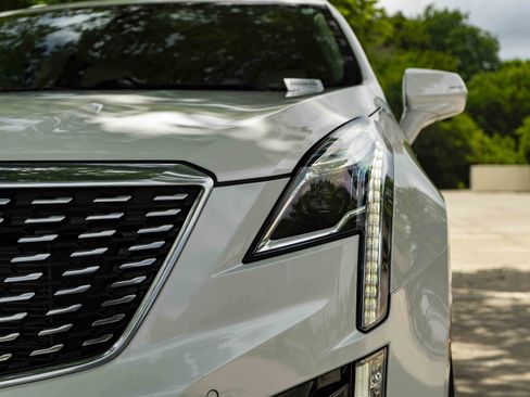 Used 2022 Cadillac XT5 Premium Luxury FWD image 11