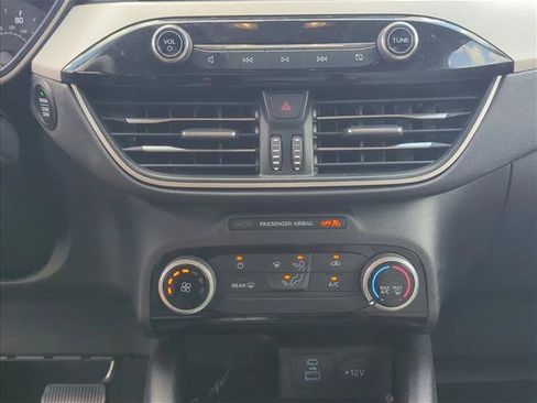 Used 2022 Ford Escape SE FWD image 19