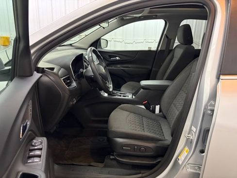 Used 2022 Chevrolet Equinox LT image 36