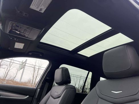 Used 2024 Cadillac XT6 Luxury image 14