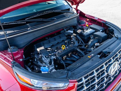Used 2024 Hyundai Venue SEL FWD image 19