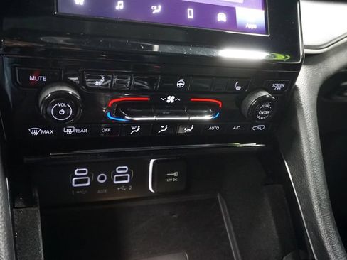 Used 2022 Jeep Grand Cherokee L Laredo AWD/4WD image 19