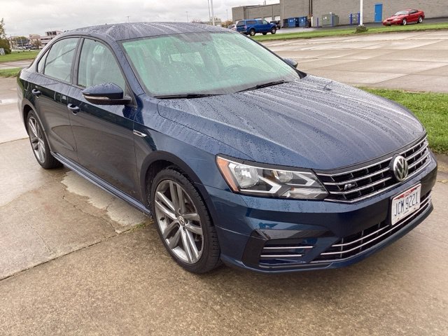 Used 2018 Volkswagen Passat 2.0T R-Line FWD image 9