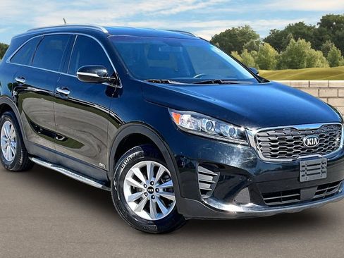 Used 2020 Kia Sorento LX w/ LX I4 Convenience Package AWD/4WD image 2
