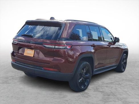 Certified 2023 Jeep Grand Cherokee Altitude image 5