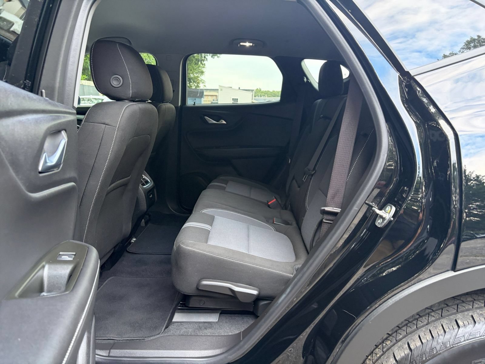 Used 2026 Chevrolet Blazer LT FWD image 26