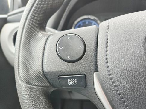 Used 2017 Toyota Corolla LE image 18