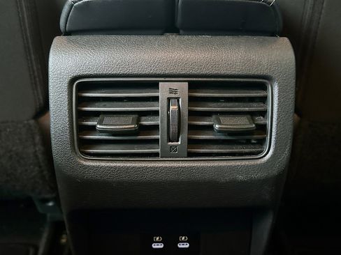 Used 2025 Nissan Rogue SV image 28