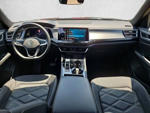 Used 2025 Volkswagen Atlas Cross Sport SE FWD image 18