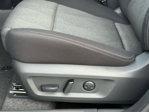 Used 2026 Nissan Rogue SV AWD/4WD image 13