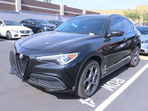 Used 2021 Alfa Romeo Stelvio Sprint w/ Nero Edizione image 2