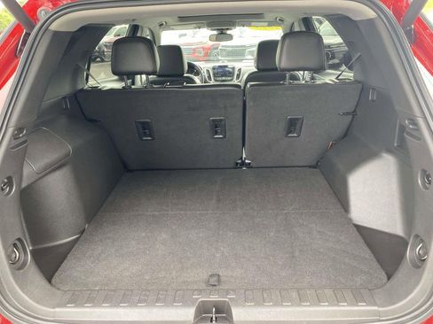 Used 2023 Chevrolet Equinox Premier FWD image 8