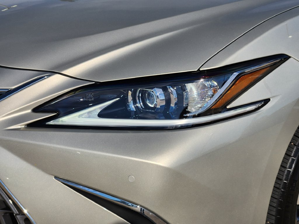 Certified 2024 Lexus ES 350 w/ Premium Package FWD image 9