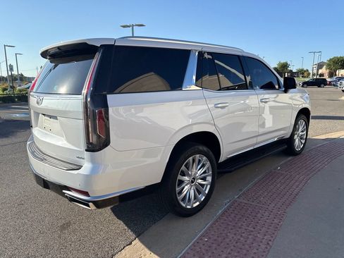 Used 2021 Cadillac Escalade Luxury AWD/4WD image 4