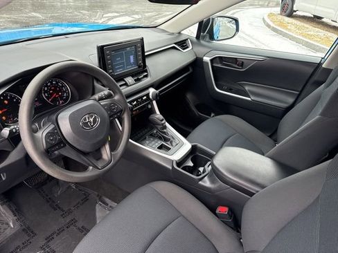 Used 2019 Toyota RAV4 LE image 19