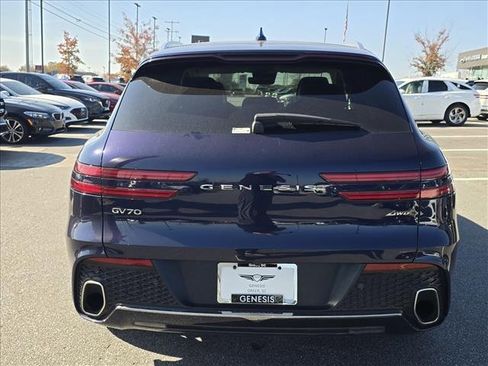 Used 2025 Genesis GV70 2.5T image 4