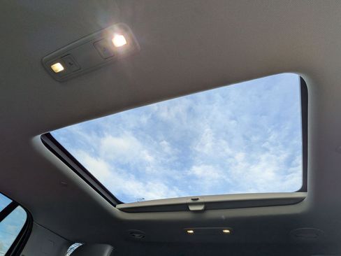 Used 2019 GMC Acadia SLT w/ Black Edition image 29