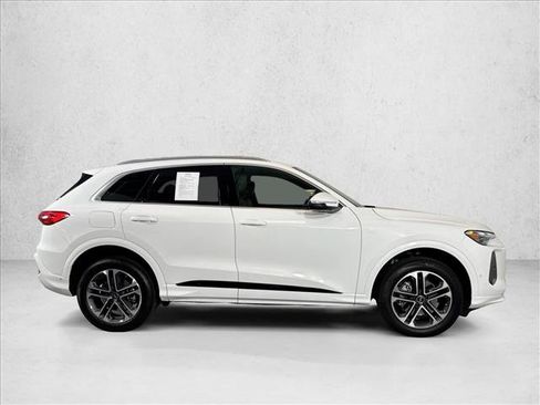 Certified 2025 Audi Q5 Premium w/ Convenience Package AWD/4WD image 4