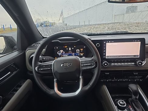 Used 2024 Chevrolet Colorado ZR2 w/ Technology Package image 2